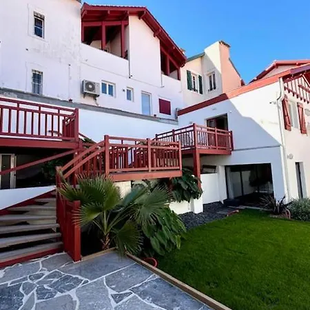 Hotel apartamentowy Kemaris 3*