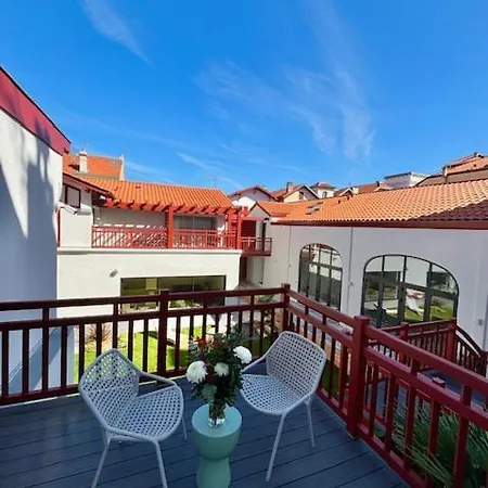 Kemaris Hotel apartamentowy