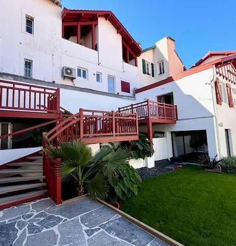 Apartmanhotel Kemaris 3*