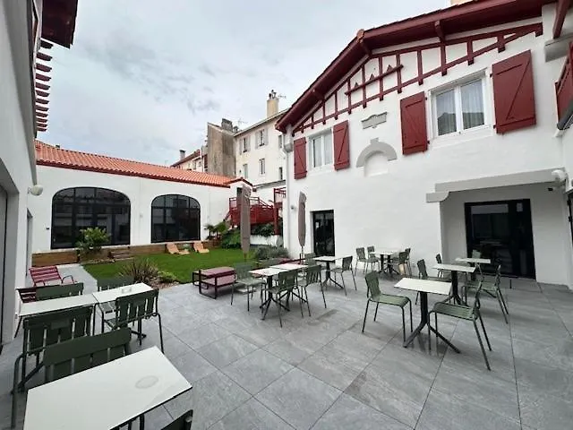 Kemaris Aparthotel 3*