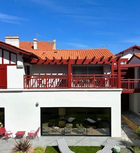 Kemaris Apartmanhotel